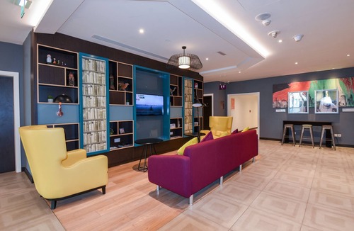 Garhoud Hotel | Premier Inn Dubai International Airport