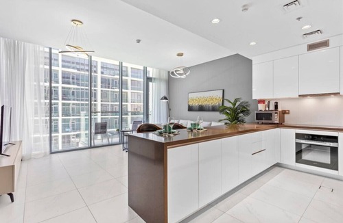 Dubai Apartment | Premium 1-BR with Exquisite Layout in District One