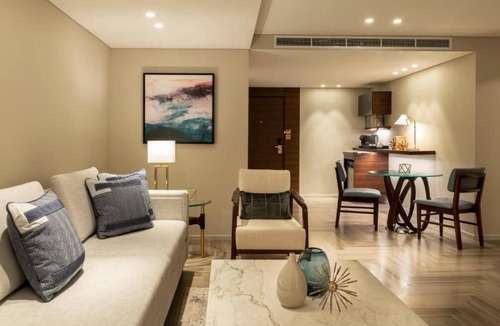Garhoud House | Premium Suite Near Dubai Airport Terminal One By Luxury Bookings