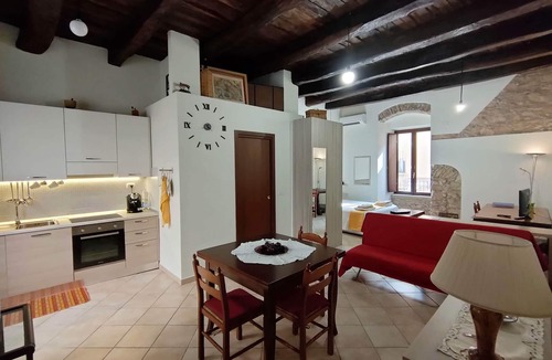 Paola Apartment | Pretty Cozy Studio Apartment in Paola