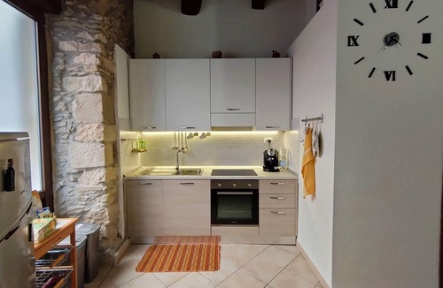 Paola Apartment | Pretty Cozy Studio Apartment in Paola
