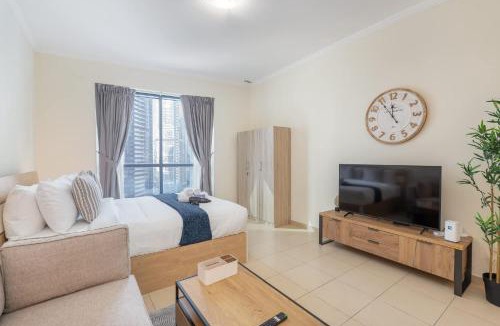 Jumeirah Lake Towers Apartment | Prime Studio in Jumeirah Bay X1 in JLT - Sleeps 2