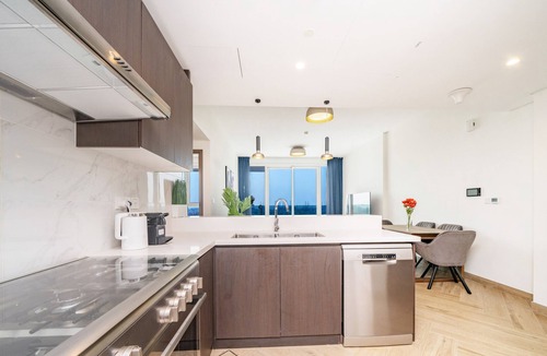 Bur Dubai Apartment | Pristine Cozy One Bedroom Suite