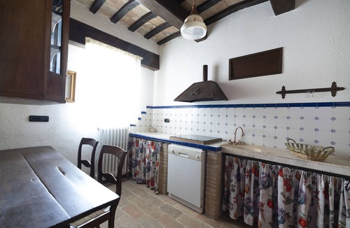 Camporotondo di Fiastrone Villa | Private luxury villa with pool and hot tub in the Sibillini Mountains