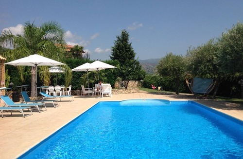 Catona Resort | Private room ∙ 3 guests