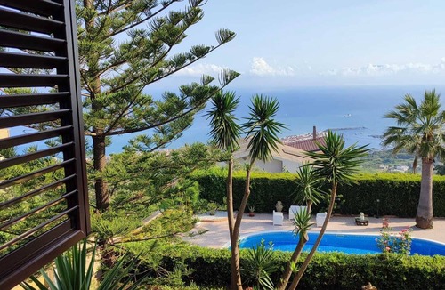 Vibo Valentia House | Private swimming pool and breathtaking sea view.