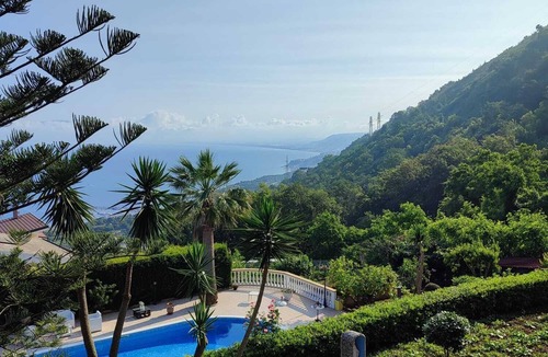 Vibo Valentia House | Private swimming pool and breathtaking sea view.