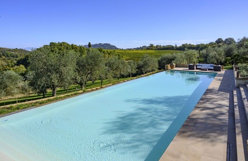 Montepulciano Villa | Private Villa with WIFI, hot tub, private pool, sauna, A/C, TV, veranda, close to Montepulciano