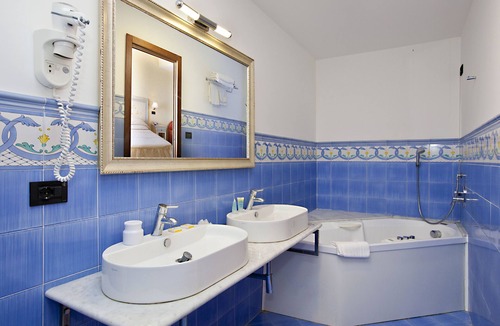 Marina del Cantone Hotel | Punta Campanella Resort & SPA
