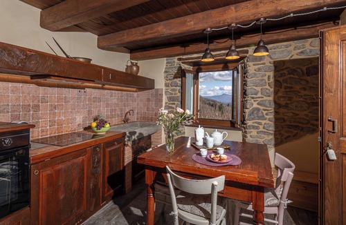 Raggiolo Cottage | Purgatorio house, a typical Tuscan structure with pool, surrounded by nature.