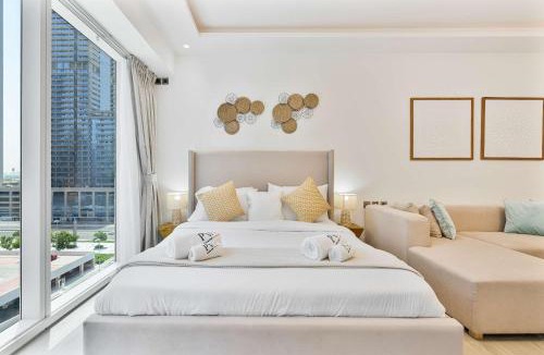 Jumeirah Lake Towers Apartment | PVH - Chic Furnished Studio - Me Do Re