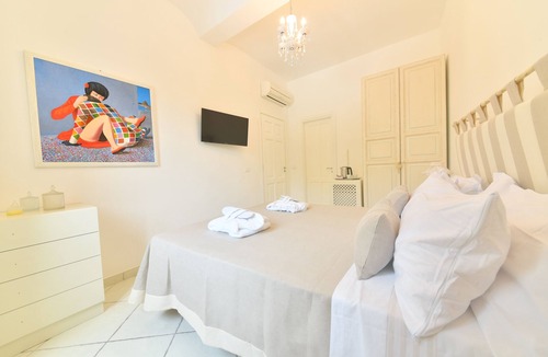 Succhivo Bed & Breakfast | Queen Suite Ischia - Luxury Comfort Room