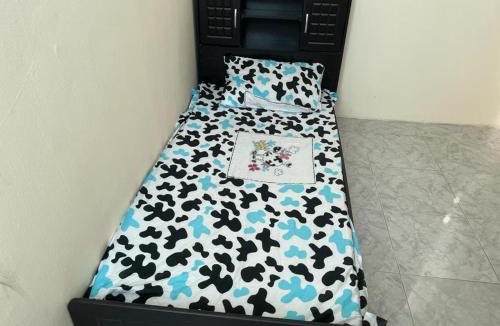 Al Majaz Apartment | Regular homebased room