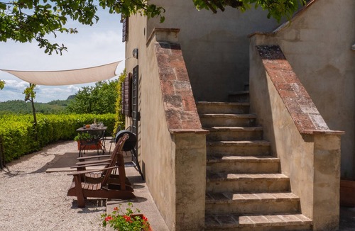 San Giovanni del Pantano Apartment | Relaxing hillside family accommodation with pool