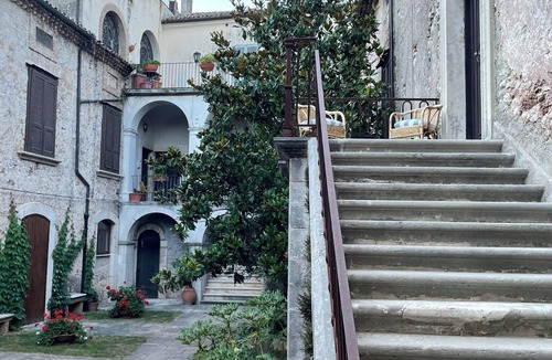 Macchia d'Isernia House | Residenza del Castello di Fornelli. Historic house with mountain view