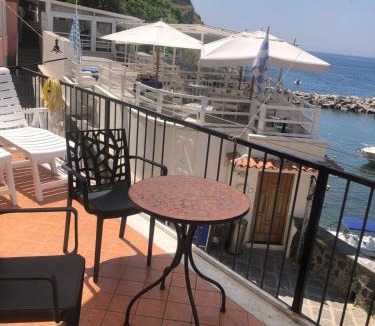 Procida Apartment | RESIDENZA MENA marina CORRICELLA