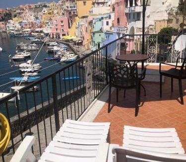Procida Apartment | RESIDENZA MENA marina CORRICELLA