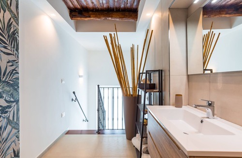 Chiaia Apartment | Residenza Partanna by Napoliapartments