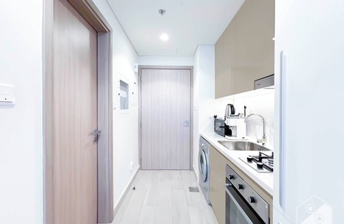 Nad Al Sheba Apartment | Riviera Studio Stay with Balcony Views