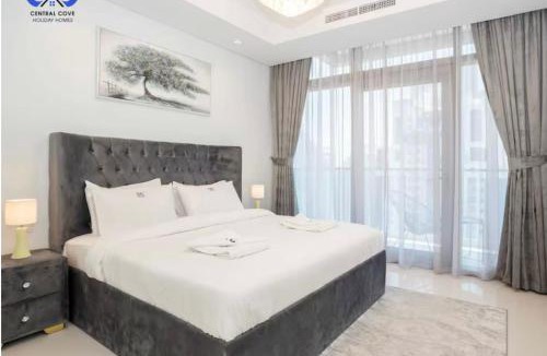 Trade Centre Area Apartment | Rooftop Infinity Pool Luxury 2BR Burj Khalifa View Downtown