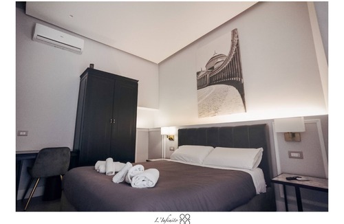 Quartieri Spagnoli Bed & Breakfast | Room 1 - King Superior with balcony