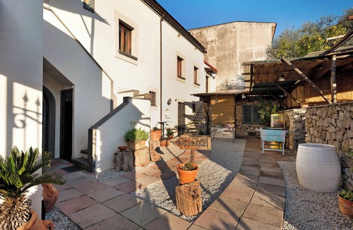 Gragnano Apartment | Room 'Camera Sorrento Con Vista Mare' with Shared Terrace, Shared Garden and Wi-Fi