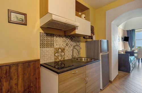 Meta Apartment | Room 'Caruso' with Shared Terrace, Wi-Fi and Air Conditioning