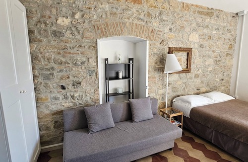 Potenza House | Room & Parking