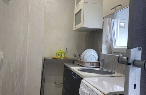 Grumo Nevano Villa | Rosaverde cottage with garden and private parking space. autom. gate. Ground floor