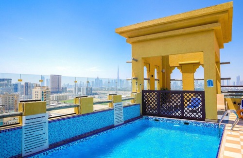 Naif House | Royal reflections king stay