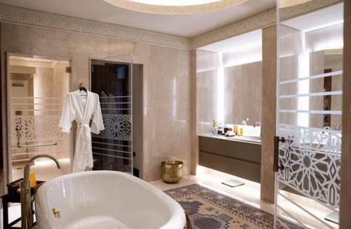 Al Sufouh 1 Hotel | Royal Suite Near Souk Madinat Jumeirah By Luxury Bookings