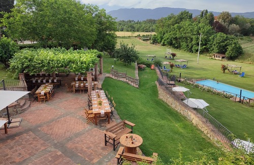 Laterina Apartment | Rustic apartment for 4 people in the heart of the Tuscan countryside, garden with olive trees and sw