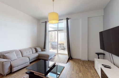 Motor City Apartment | Rustic Three Bedroom in Motor City