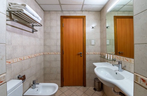 Al Sharq Hotel | Ruwi Hotel Apartments