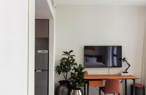 Sharjah Apartment | Sahab - Hermes Leather Home