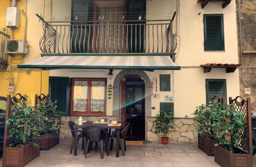 Naples City Centre House | San Gennaro House