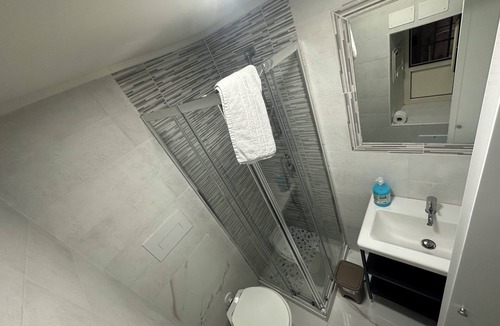 Quartieri Spagnoli Apartment | San Matteo House Accogliente Appartamento, Situato nel Centro Storico