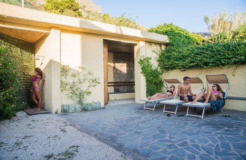 Succhivo Apartment | Sea view 4 beds with hot pool, whirlpool, turkish bath and parking