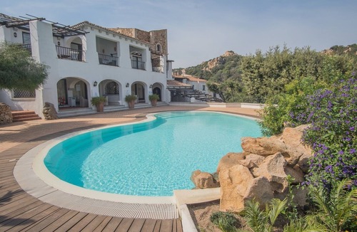 Liscia di Vacca Condo | Sea view apartment in Portocervo, direct beach access