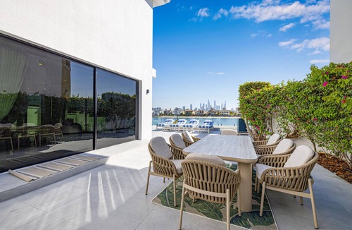 Palm Jumeirah Villa | Sea view Beach front 6 bedroom villa by Luxury stays vacation homes rental