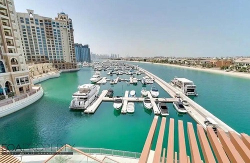 Palm Jumeirah Apartment | Sea Views on the Palm Jumeirah entire Studio