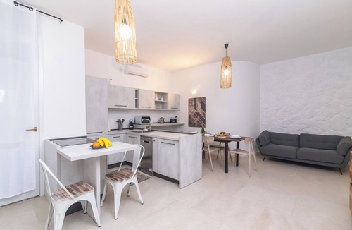 Portisco Apartment | Secret Garden House