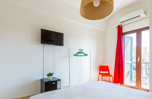 Pozzuoli Bed & Breakfast | Serapide's Temple Room by Wonderful Italy