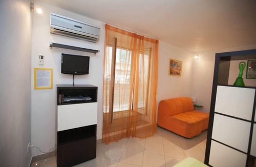 San Ferdinando Apartment | “Serra” House vacations to the center of Naples public square of the Plebiscite