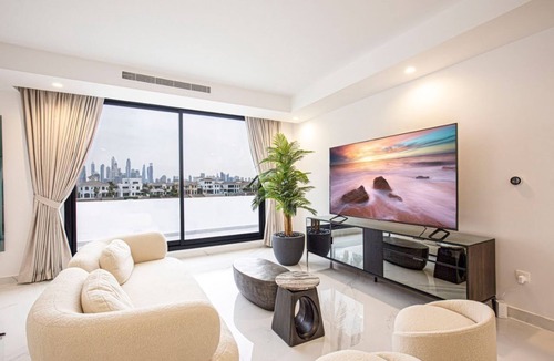 Palm Jumeirah Villa | Sezavi villa, Frond L, 8 bedrooms.