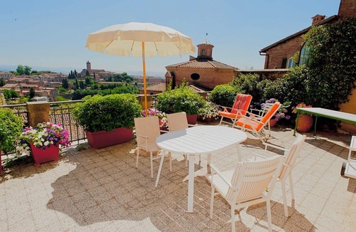 Siena Historical Center Apartment | SIENA MEDIEVALE - Three Bedroom Apartment, Sleeps 6