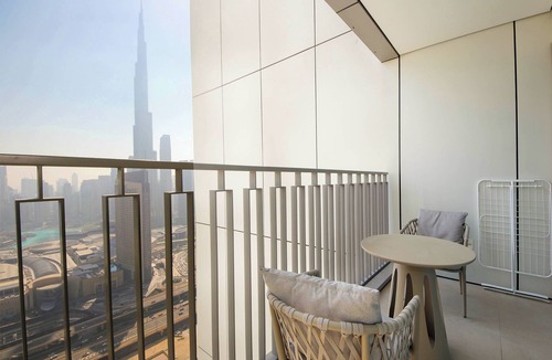 Za'abeel 2 Apartment | Silk Valley - Chic 2 Bedroom with Burj Khalifa Views & walk away from Dubai Mall