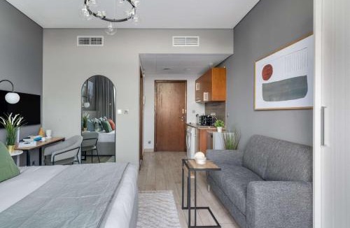 Bur Dubai Apartment | Silkhaus Modern Burj Khalifa View Studio