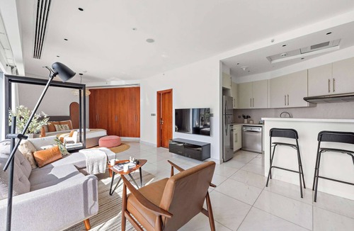 DIFC Apartment | Silkhaus Modern Studio | Central Park Tower | DIFC