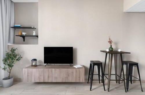 Bur Dubai Apartment | Silkhaus modern studio in the heart of DIFC with pool and gym access